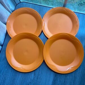 Tupperware Orange Dinner Plates Set